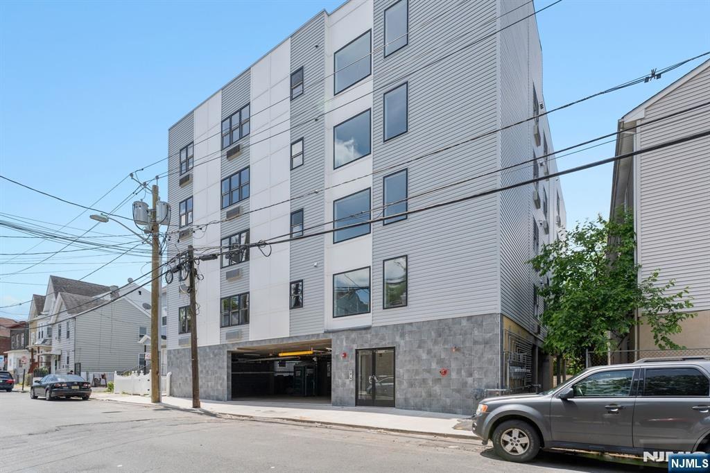60-62 Plum Street